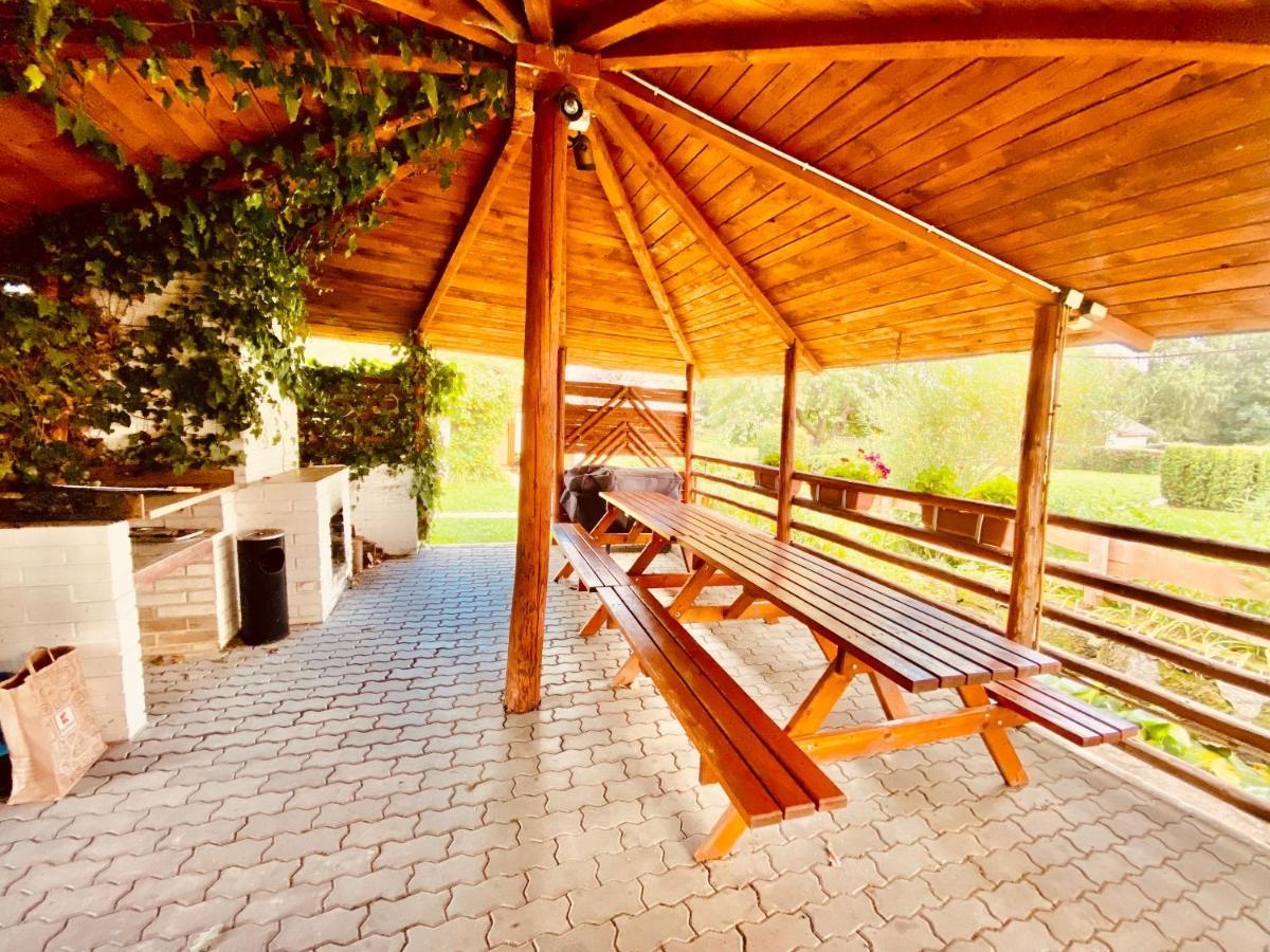 Apartman Ruzak Ruzova Exterior photo